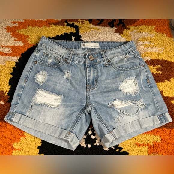 RSQ JEANS, SoHo Boyfriend, distressed Jean shorts!! - Picture 2 of 14